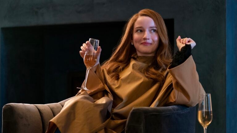 Netflix Revealed First Teaser And A Release Date For ‘Inventing Anna’