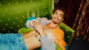 Is Robert Sheehan Gay, Bisexual, or Straight? His Sexuality Explained