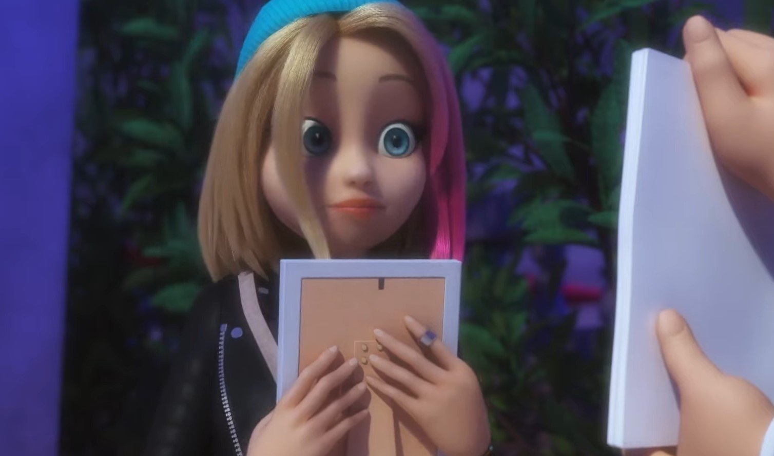 ‘Miraculous Ladybug’ Who Is Zoé in Love With? Love Interest Explained