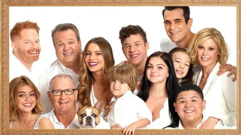 ‘Modern Family’ Star Ties the Knot with Lindsay Schweitzer in Intimate Kansas City Wedding