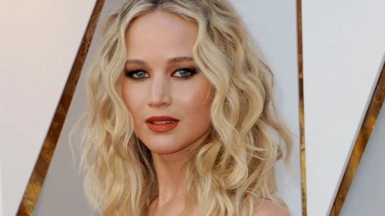 Jennifer Lawrence Dazzles in Dior at the 16th Governors Awards