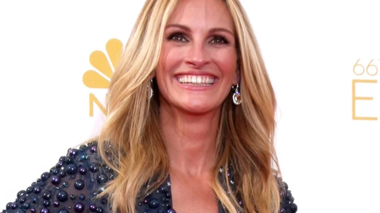 Julia Roberts, 58, Stuns Fans in Rare Makeup-Free Photo