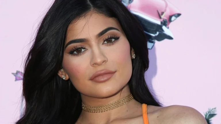 Kylie Jenner Sparks Outrage by Promoting Controversial Cutting Jelly Trend