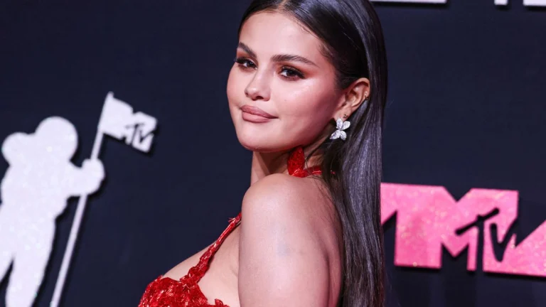 Selena Gomez Slays the Mexican Sun in a Sizzling One-Piece Bathing Suit