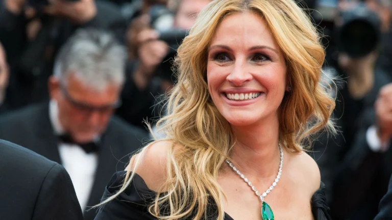 Julia Roberts Reveals Who She Thinks Is Hollywoods Hardest Working Actor