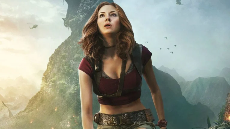 Karen Gillan, 38, Flaunts Insane Rock-Hard Abs on the ‘Jumanji’ 4 Set