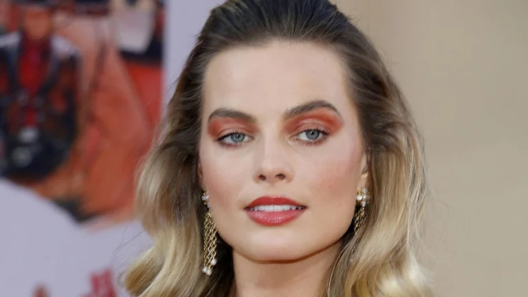 Margot Robbie Stuns in Dark Gothic Lace, Showing Legs That Stop the Show for Wuthering Heights