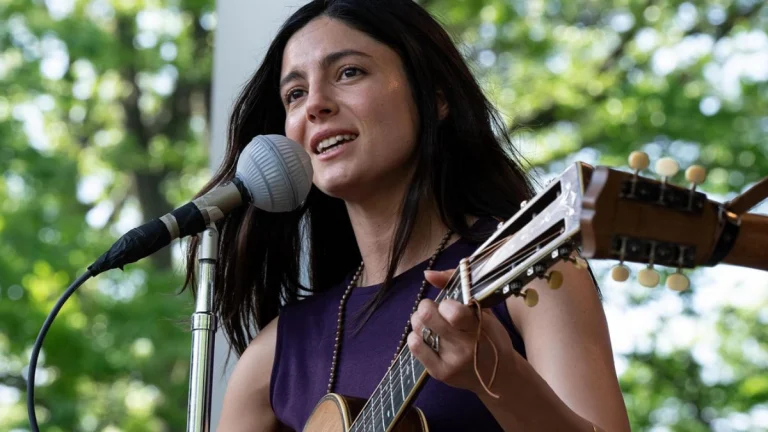 Monica Barbaro Stuns With Ethereal Look at ‘Crime 101’ Premiere