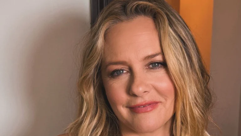 Alicia Silverstone Saves Pregnant Shelter Dog and Her Puppies From Euthanasia