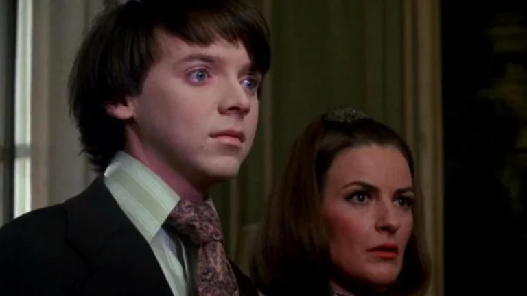 ‘M*A*S*H’ and ‘Harold and Maude’ Star Dies at 77 – Hollywood Mourns Iconic Actor