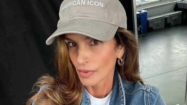 60-Year-Old Cindy Crawford Opens Up About Her Daily Morning Routine