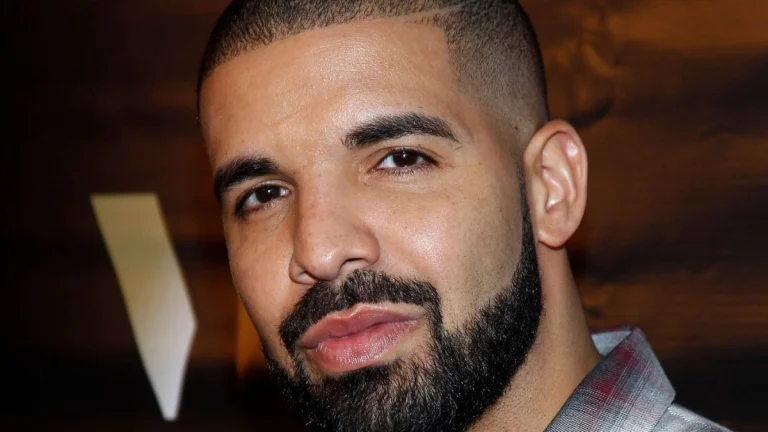 Drake’s $1M Super Bowl Gamble Backfires — Fans Say the Infamous ‘Drake Curse’ Strikes Again