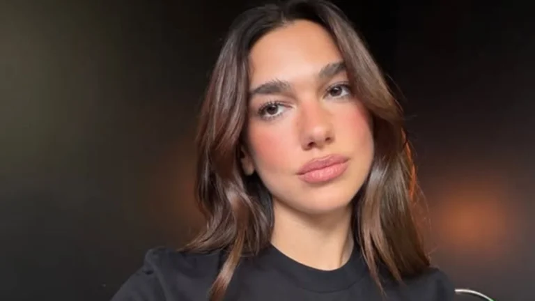 Night Out in Black – Dua Lipa and Sister Rina Make Heads Turn in London