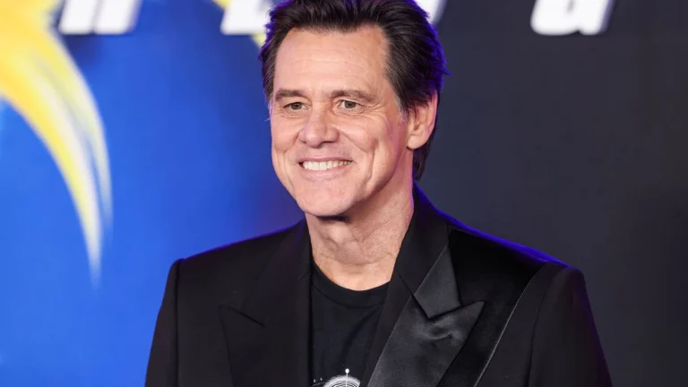 Jim Carrey, 64, Shares the Spotlight With Girlfriend at the Cesar Awards