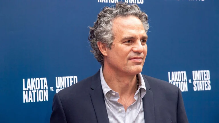 The Moment That Made Mark Ruffalo Keep Acting After Nearly Quitting
