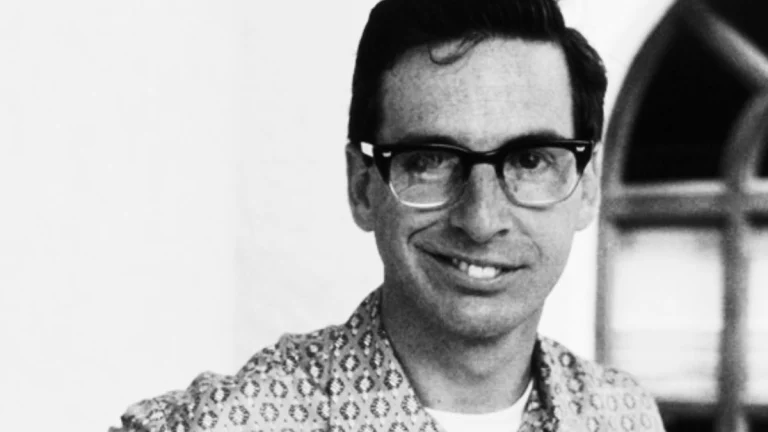 ‘Revenge of the Nerds’ and ‘Lizzie McGuire’ Star Dies Robert Carradine – Cause of Death Revealed