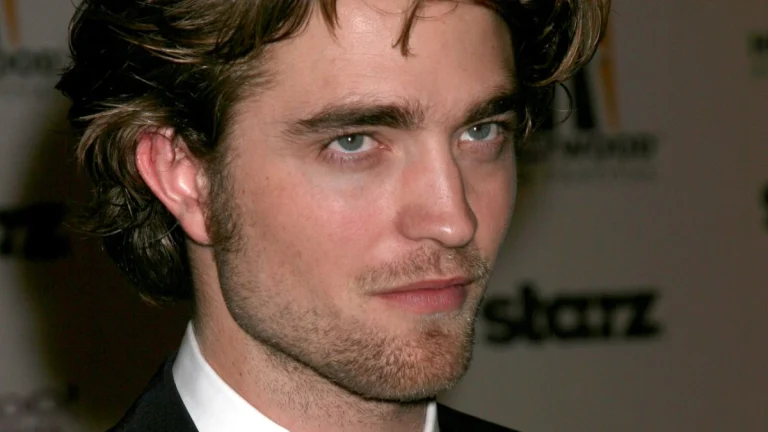 Robert Pattinson Reveals Why His First Therapy Session Was a One-Time Thing