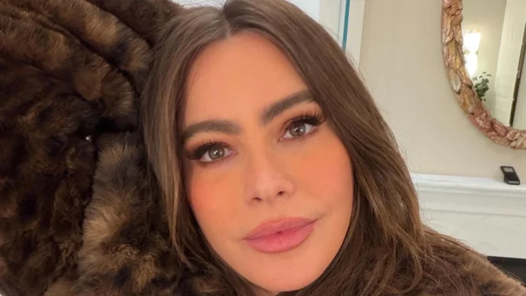 Sofia Vergara, 53, Steps Out in a Strapless Suit That Everyone Is Talking About