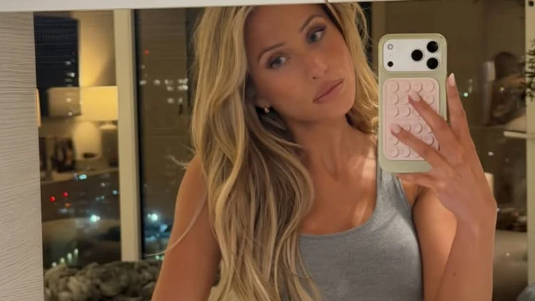 Alix Earle Flaunts a Backless Curve-Hugging Masterpiece at Vanity Fair’s Oscars Afterparty