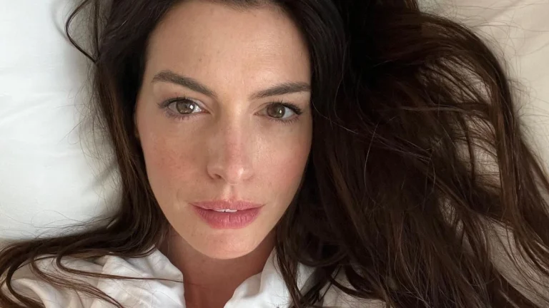 Anne Hathaway (43) Uses Trending Serum That Fans Say Lifts and Smooths Skin