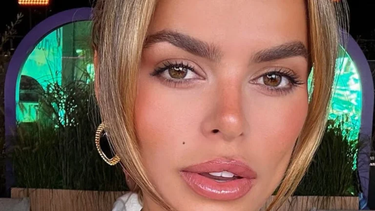 ‘Baywatch’ Reboot Actress Brooks Nader Shows off Bikini Body With Gold Waist Chains for Beach Look