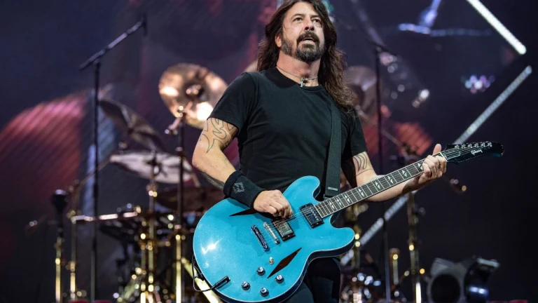 Dave Grohl (57) Reveals He’s Completed Over 430 Therapy Sessions Following 2024 Out-of-Wedlock Child Admission and Public Backlash