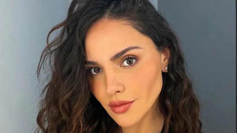 Eiza González Owns the Night in a Body-Melting Silhouette That Demands a Second Look at Actor Awards