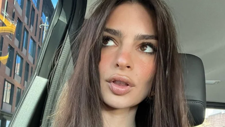 Emily Ratajkowski Made a Bold Appearance at the Oscars After Party With a Plunging Dress