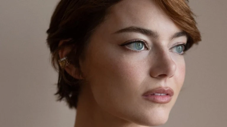 The Dress Emma Stone Wore to the Oscars Took 600 Hours To Create