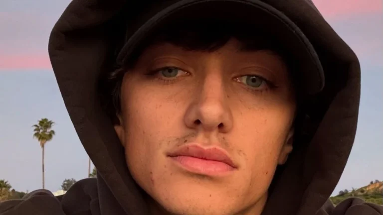 ‘Hit Us’ Actor Seen With Influencer Wife on Subway as Commuters Appear Totally Unbothered