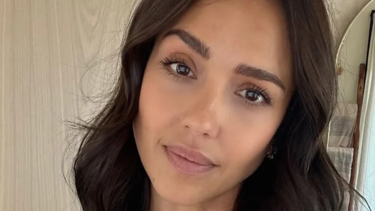 Jessica Alba, 44, Sets the Vanity Fair Carpet Ablaze in Feathered Sequin Fantasy