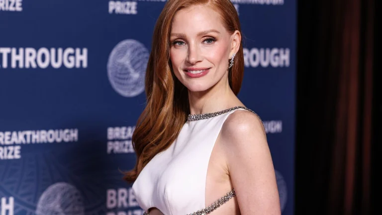 Jessica Chastain, 48, Drops Jaws in Effortlessly Casual Paris Street Style