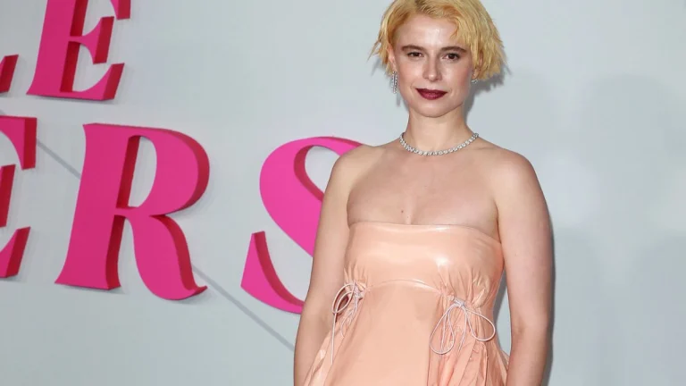 Actress Forces Husband To Choose Between Her and Their Cat Leaving Fans Talking