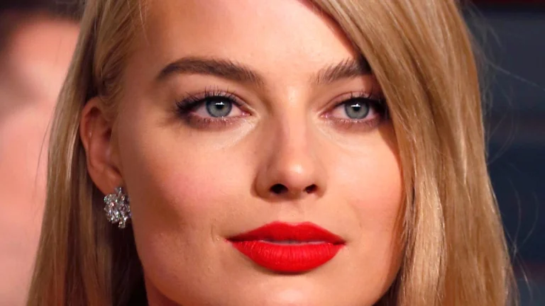 Margot Robbie Drops Effortless Off-Duty Look That Quietly Shows Exactly Why All Eyes Stay on Her