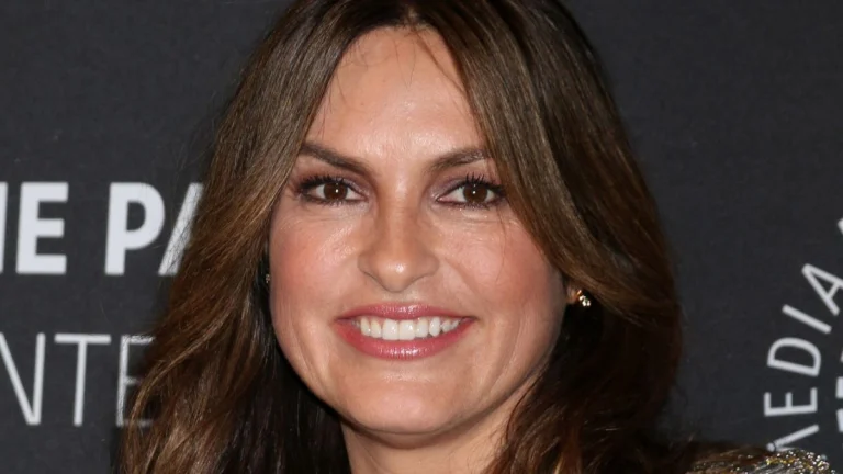 Mariska Hargitay, 62, Turns Heads in a Fiery Red Gown at the PGA Awards