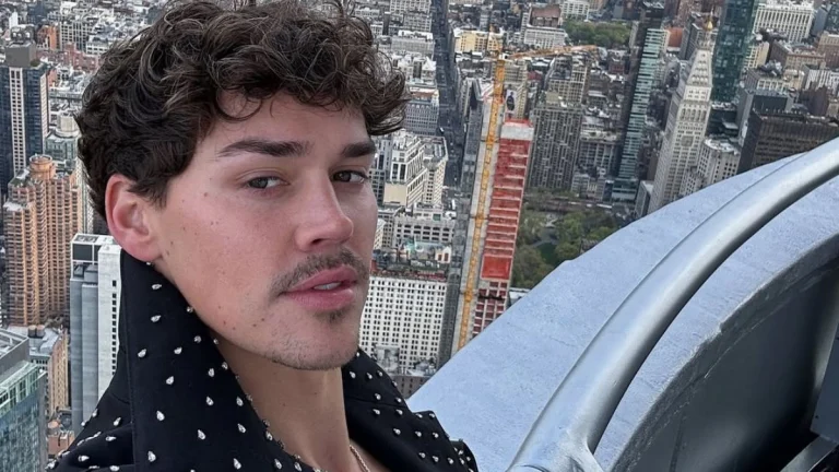 First Look at ‘Baywatch’ Reboot Features Noah Beck Shirtless on the Beach