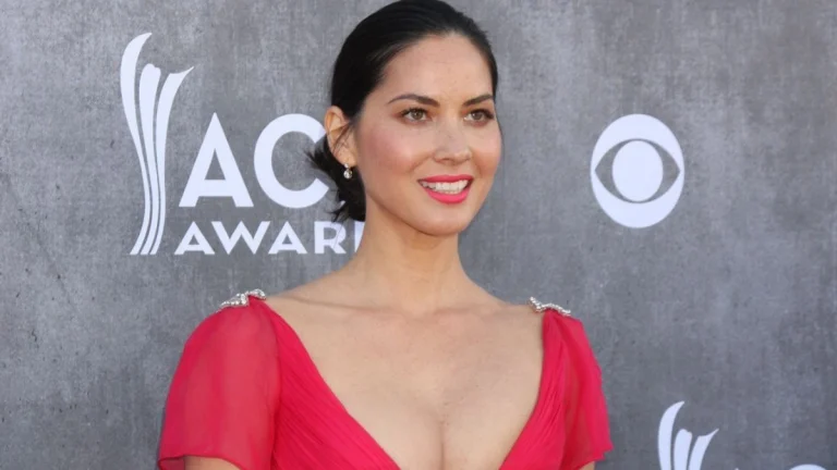 Olivia Munn (45) Radiates Heavenly Allure in Cream Gown at ‘Your Friends & Neighbors’ Season 2 Premiere