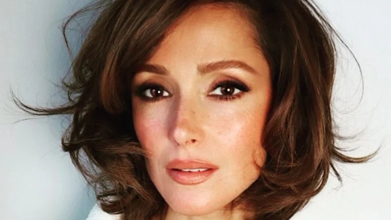 Rose Byrne, 46, Stuns With Timeless Elegance in Chanel at Actor Awards