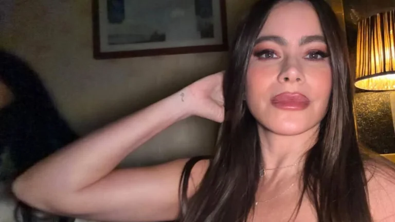 Sofia Vergara (53) Flaunts Her Famous Curves in Leopard Print While Saying Goodbye to Paris