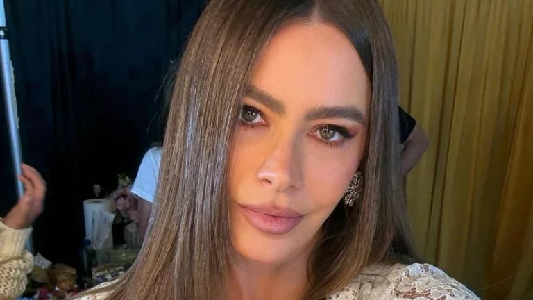 Sofia Vergara (53) Debuts Edgy New Look With Strapless Leather Corset Outfit