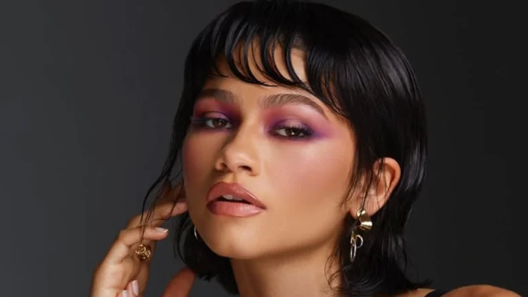 Zendaya Puts Her Toned Frame Front and Center in a Curve-Hugging Look