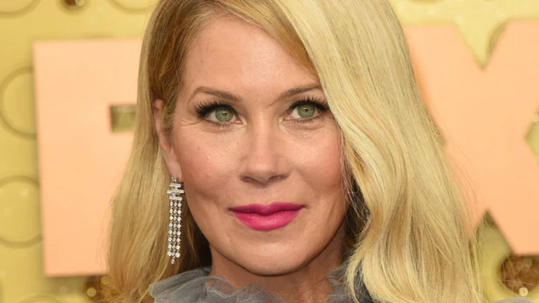 ‘Dead to Me’ Star Christina Applegate Shares First Glimpse of Life After Four-Month Hospital Stay