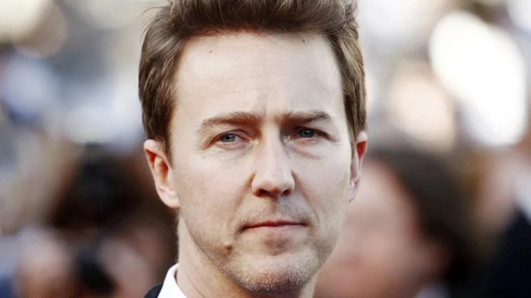 Edward Norton’s Masked ‘Kingdom of Heaven’ Role Is the Cult Classic Gig He Wishes Had Gone Differently