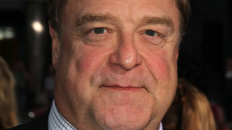 John Goodman (74) Stuns on the ‘Digger’ Red Carpet With Wife Anna Beth After His Dramatic Weight Loss Transformation