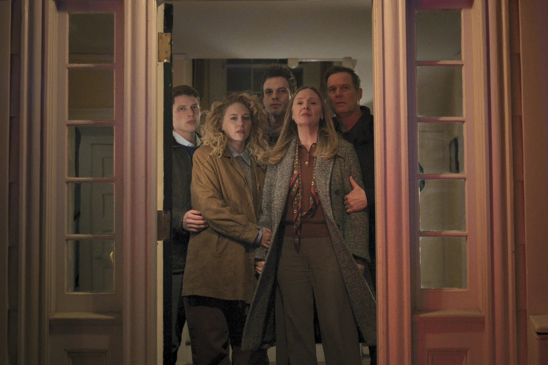 Russ Hollingsworth (Taylor Bloom), Mike Hollingsworth (Peter Krause), and Mike "Micah" Hollingsworth Jr (Tommy O'Brien), Jane Hollingsworth (Hope Davis), and Clare Hollingsworth (Kat Cunning) in Line of Fire Season 1 Episode 1.