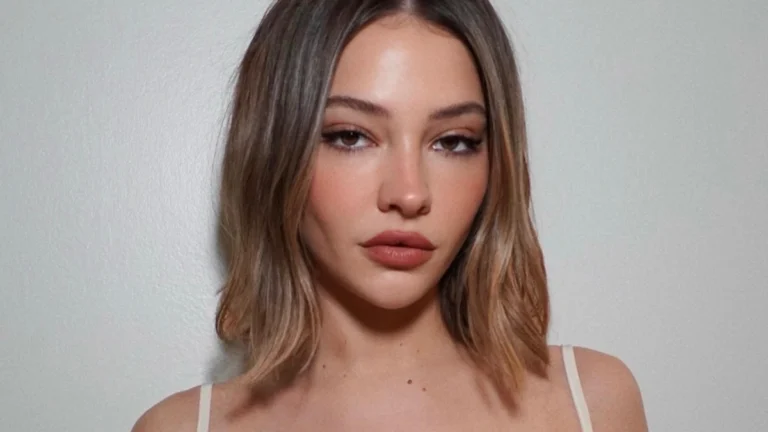 ‘Day Drinker’ Star Madelyn Cline’s Iconic VMAs Look Still Has Fans Declaring It Untouchable