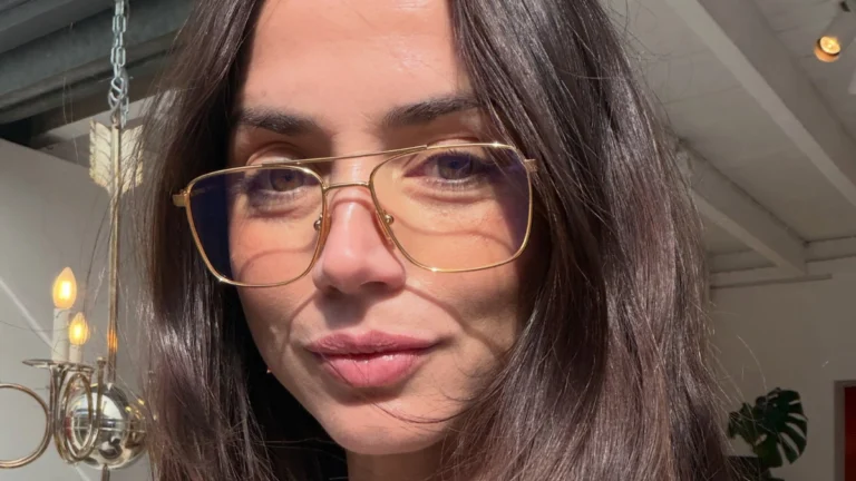 ‘Ballerina’ Star Ana de Armas Shares a Sizzling Low-Key Gym Selfie