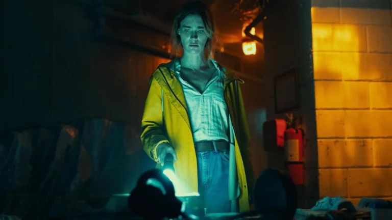 Netflix’s ‘Below’ Review Roundup: Critics Hail Josh Hartnett’s Sea Monster Thriller, With a Few Reservations
