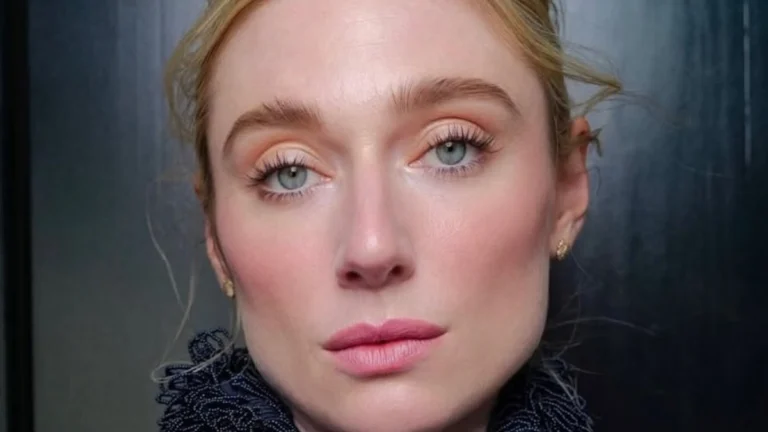 Elizabeth Debicki Turns Heads in All-Black Leather at New York ‘Wicker’ Screening