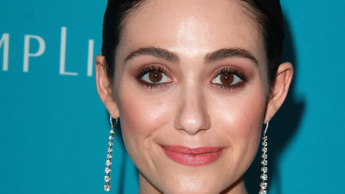 Emmy Rossum (40) sorgt für Unterhaltung im Geistertunnel von Jennifer ...
